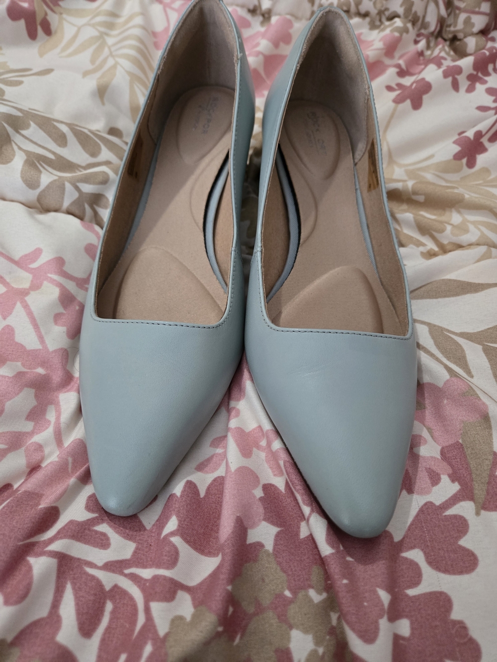 Elegant Pointed-Toe Heels in Light Blue